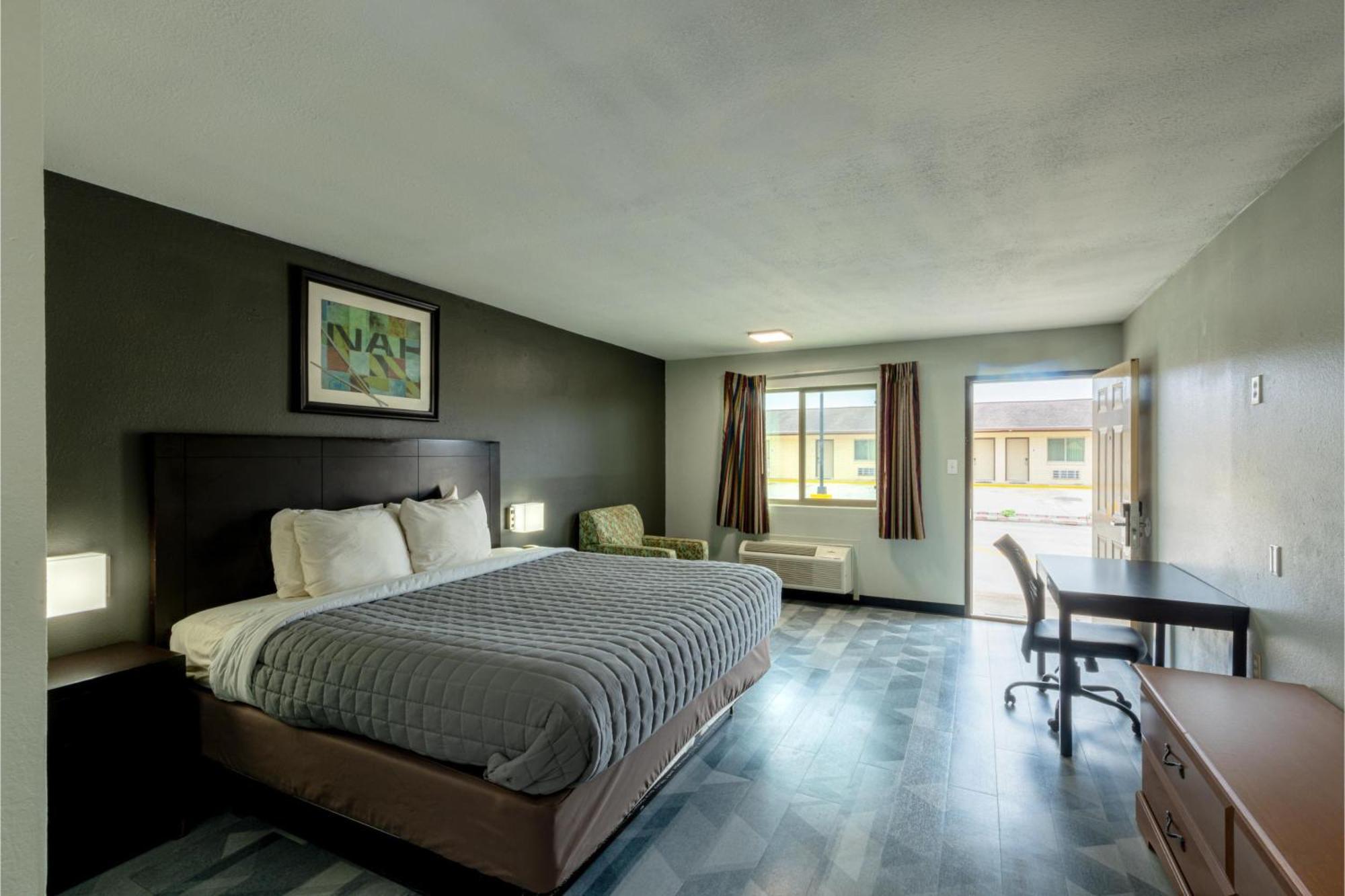 Freer Executive Inn And Studios ภายนอก รูปภาพ